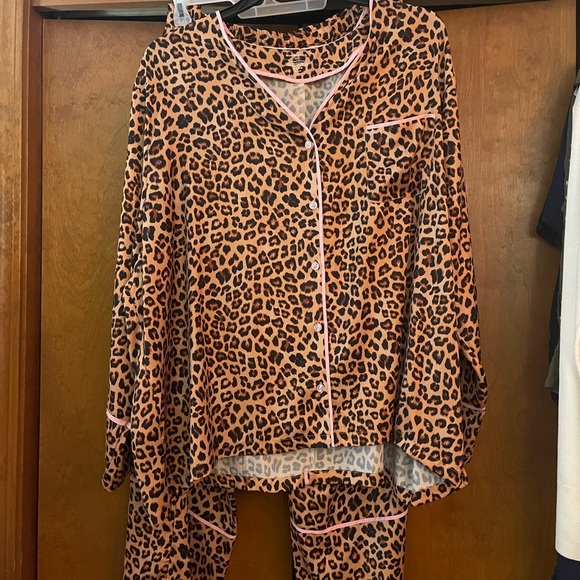 NWOT Womens plus size 2XL Summersalt pink and leopard silky pajama set - Picture 4 of 9